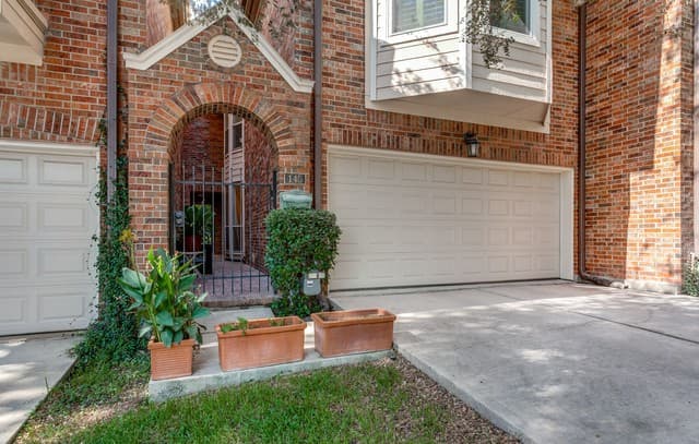 rental at 145  Elizabeth Rd in Alamo Heights, TX — photo 2