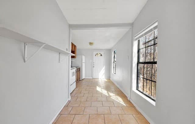 rental at 652 N San Ignacio Ave Unit 101 in San Antonio, TX — photo 3