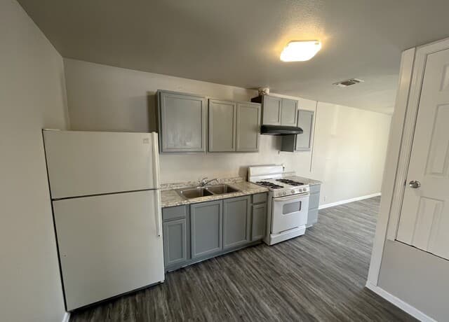 rental at 439  Lovera Blvd in San Antonio, TX — photo 4