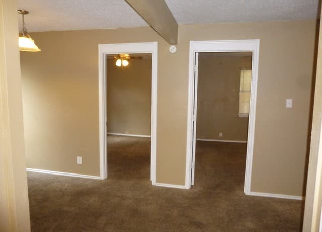 rental at 404  Donaldson Ave Unit REAR in San Antonio, TX — photo 5