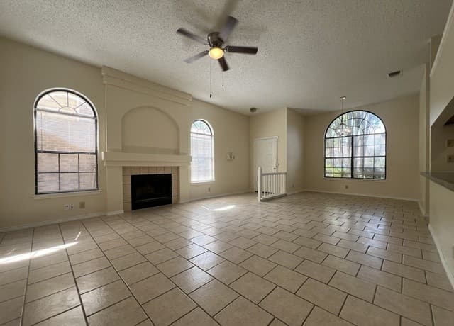 rental at 9951  Echo Plain Dr in San Antonio, TX — photo 2