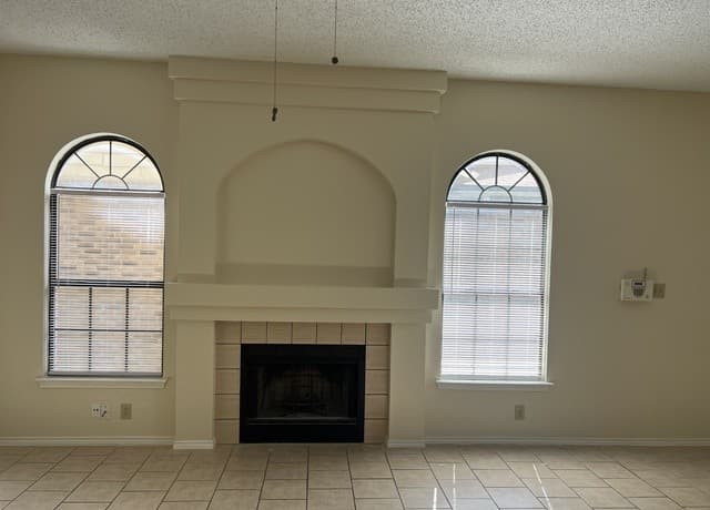 rental at 9951  Echo Plain Dr in San Antonio, TX — photo 4