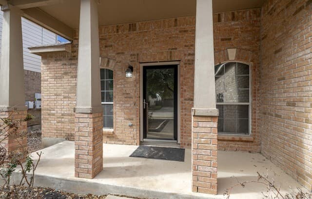 rental at 120  Clapboard Run in Cibolo, TX — photo 2