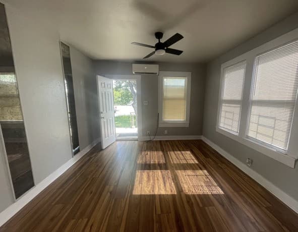 rental at 105  Mount Vernon Ct in San Antonio, TX — photo 2