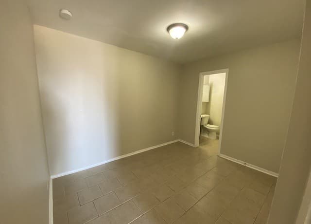 rental at 7131  Glen Ter Unit 4 in San Antonio, TX — photo 5