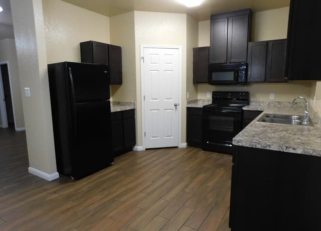 rental at 8710  8th St Unit 2 in Converse, TX — photo 3