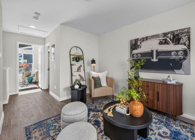 rental at 310 W Evergreen St Unit 101 in San Antonio, TX — photo 2