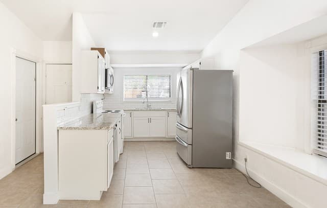 rental at 4003  Sunrise Creek Dr in San Antonio, TX — photo 5