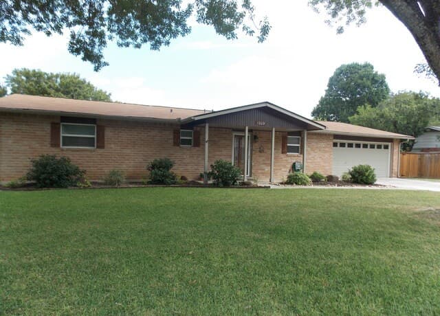 rental at 1309  Azalea Lane in New Braunfels, TX — photo 1