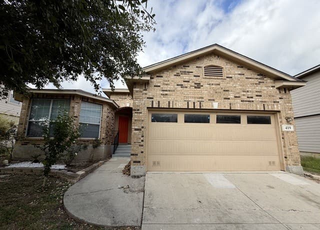 rental at 419  Dolly Dr in Converse, TX — photo 1