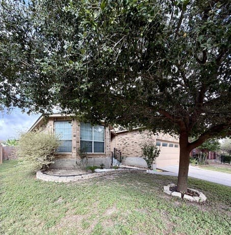 rental at 419  Dolly Dr in Converse, TX — photo 2