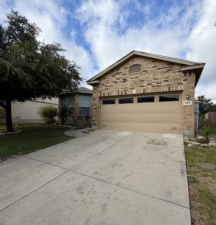 rental at 419  Dolly Dr in Converse, TX — photo 4