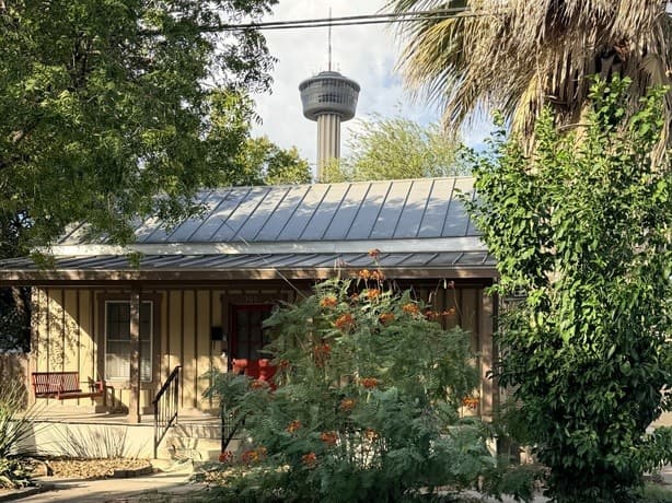 rental at 305  Barrera St in San Antonio, TX — photo 1