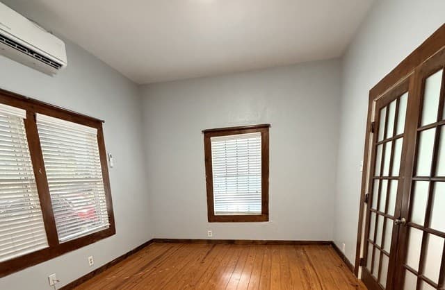 rental at 305  Barrera St in San Antonio, TX — photo 3