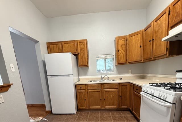 rental at 305  Barrera St in San Antonio, TX — photo 5