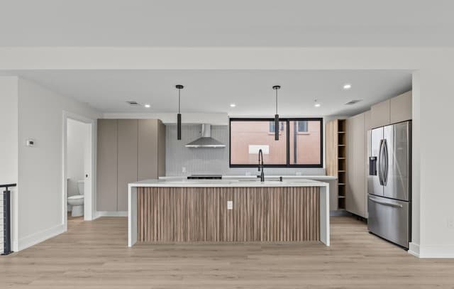 rental at 222  E Courtland Pl Unit 1 in San Antonio, TX — photo 1