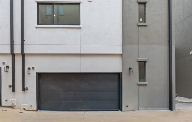 rental at 222  E Courtland Pl Unit 1 in San Antonio, TX — photo 4