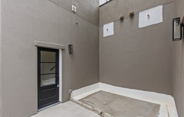 rental at 222  E Courtland Pl Unit 1 in San Antonio, TX — photo 5