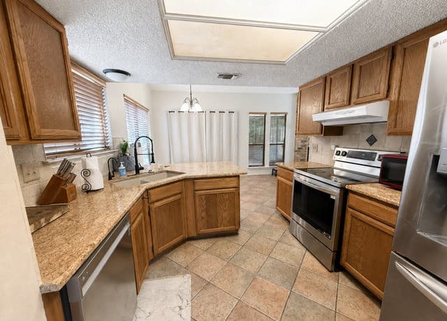 rental at 17319  Antlers Cv in Helotes, TX — photo 4