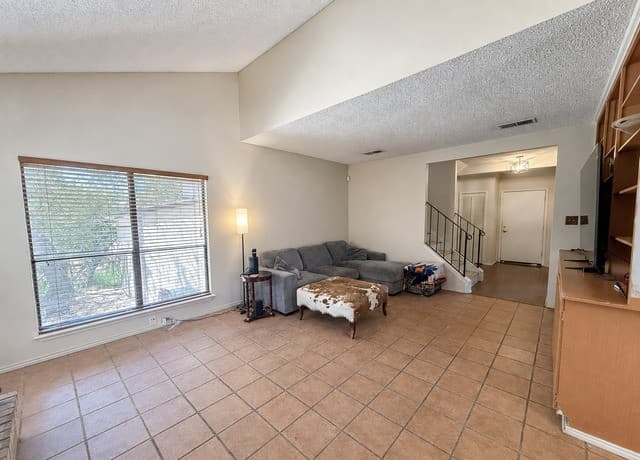 rental at 17319  Antlers Cv in Helotes, TX — photo 5