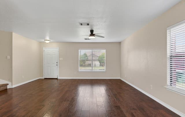 rental at 5012  Viking Coral in San Antonio, TX — photo 4