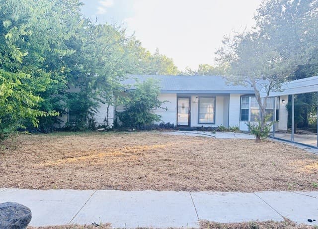 rental at 10806  Lazy Oaks Dr in San Antonio, TX — photo 1