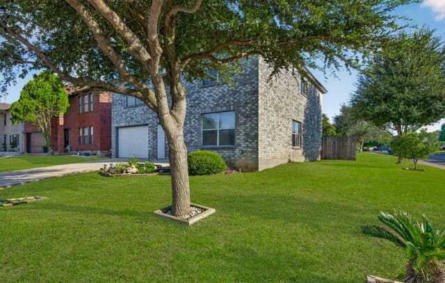 rental at 7702  Fairton Pl in Converse, TX — photo 4