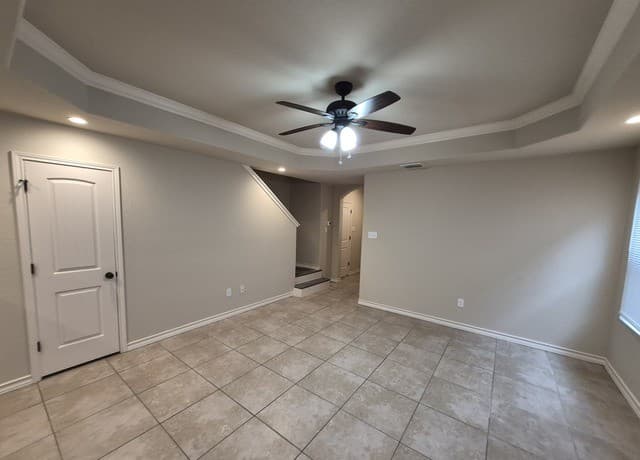 rental at 7034  Lakeview Dr. Unit 102 in San Antonio, TX — photo 3