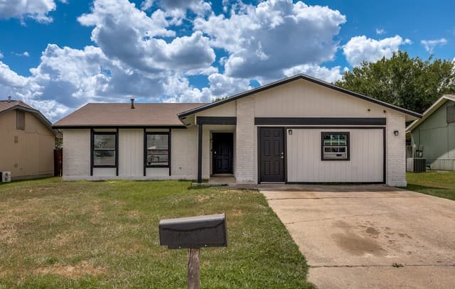 rental at 8939 Old Sky Harbor in San Antonio TX