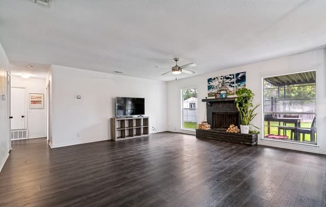 rental at 8939  Old Sky Harbor in San Antonio, TX — photo 4