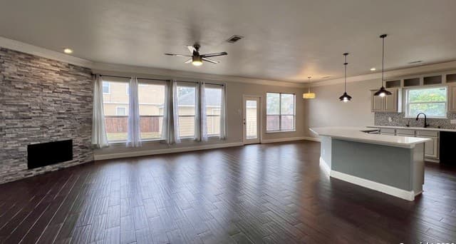 rental at 1042  Maltese Gdn in San Antonio, TX — photo 5