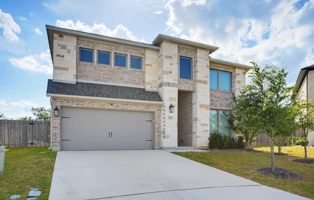 rental at 63  Ricadonna in San Antonio, TX — photo 1