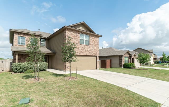 rental at 2611  Barbwire Way in San Antonio, TX — photo 2