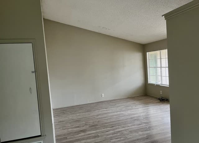 2-bedroom rental at 12233 Ridge Crown St in San Antonio, TX — photo 4
