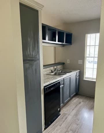 2-bedroom rental at 12233 Ridge Crown St in San Antonio, TX — photo 5