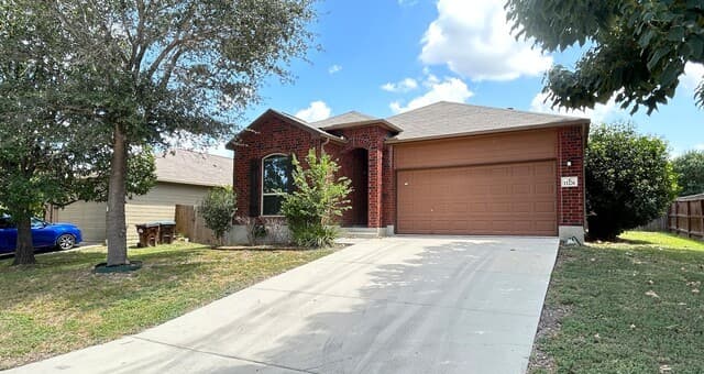rental at 11226 Camp Creek Trl in San Antonio TX