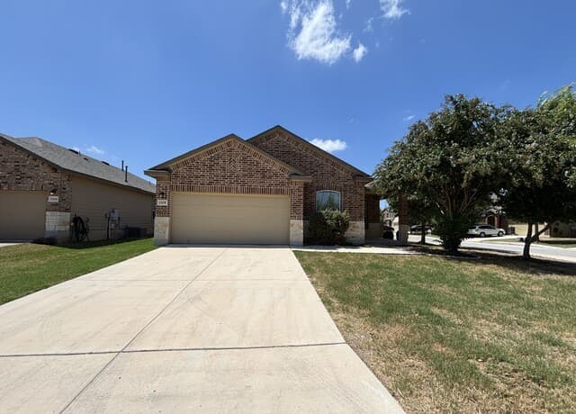 rental at 13438  Frio Parke in San Antonio, TX — photo 1