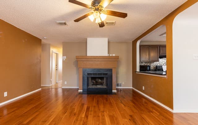 rental at 5602  Timber Bark in San Antonio, TX — photo 4