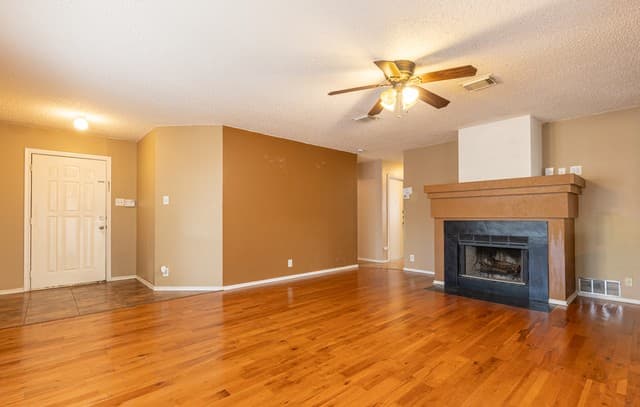 rental at 5602  Timber Bark in San Antonio, TX — photo 5