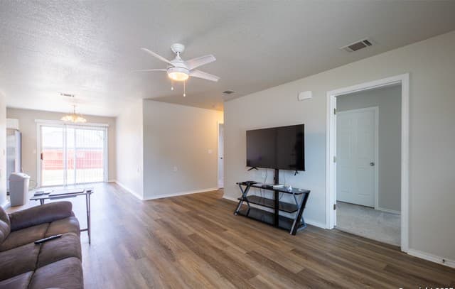 rental at 2849  Wyoming St in San Antonio, TX — photo 2