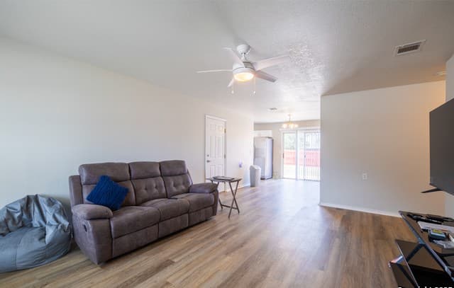 rental at 2849  Wyoming St in San Antonio, TX — photo 3