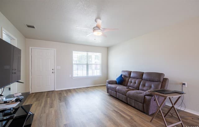 rental at 2849  Wyoming St in San Antonio, TX — photo 4
