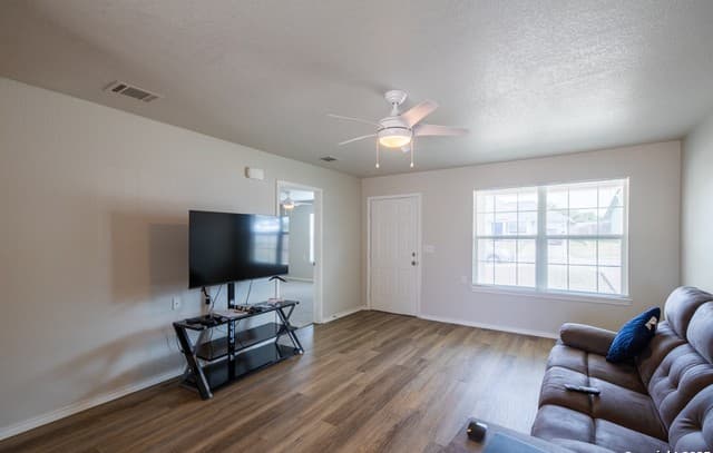 rental at 2849  Wyoming St in San Antonio, TX — photo 5