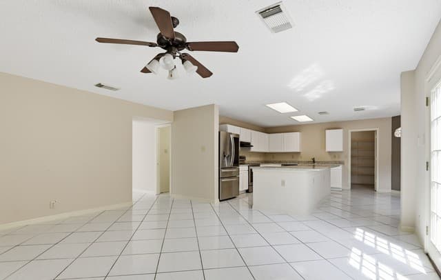 rental at 11214  Scarborough Ct in San Antonio, TX — photo 2