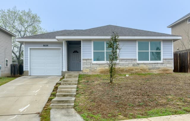 rental at 6626  Woodstock in San Antonio, TX — photo 1