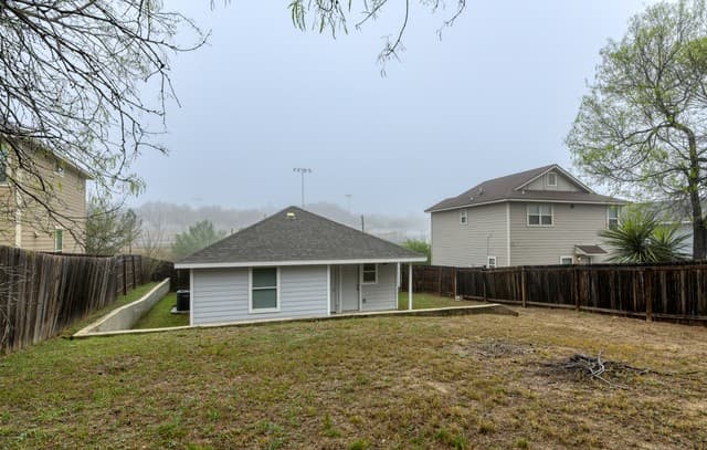 rental at 6626  Woodstock in San Antonio, TX — photo 2