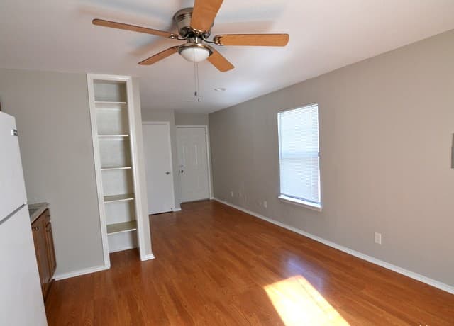rental at 902 W Kings Hwy Unit 3 in San Antonio, TX — photo 5