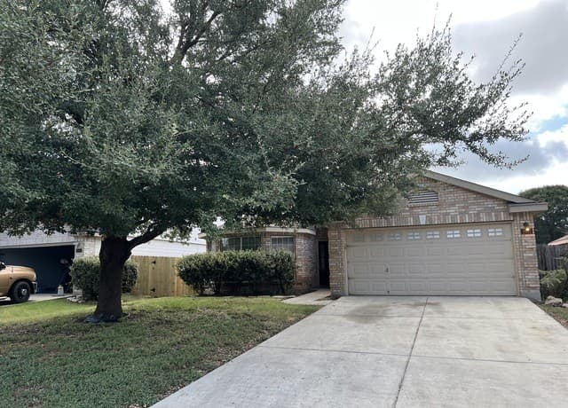 rental at 8952 Scarlet Creek in Universal City TX