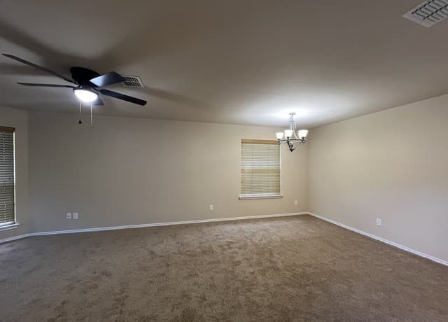 rental at 8952  Scarlet Creek in Universal City, TX — photo 2