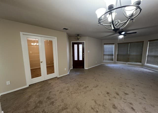 rental at 8952  Scarlet Creek in Universal City, TX — photo 5